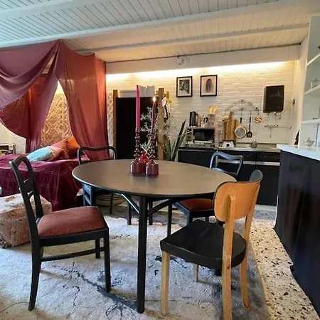 Huebsche Mit Gartennutzung * غرفنبرويش