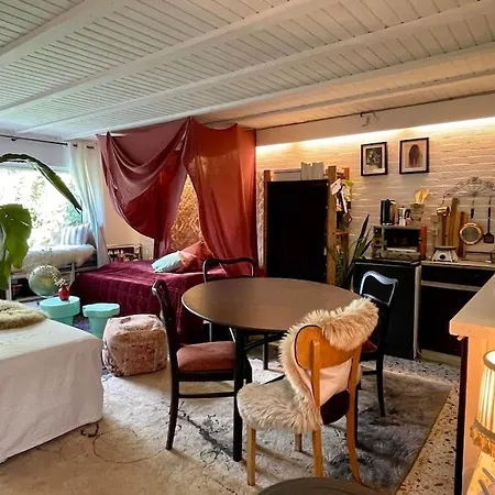 Huebsche Mit Gartennutzung * غرفنبرويش