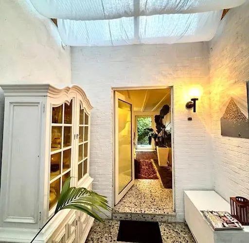 شقة Huebsche Mit Gartennutzung *